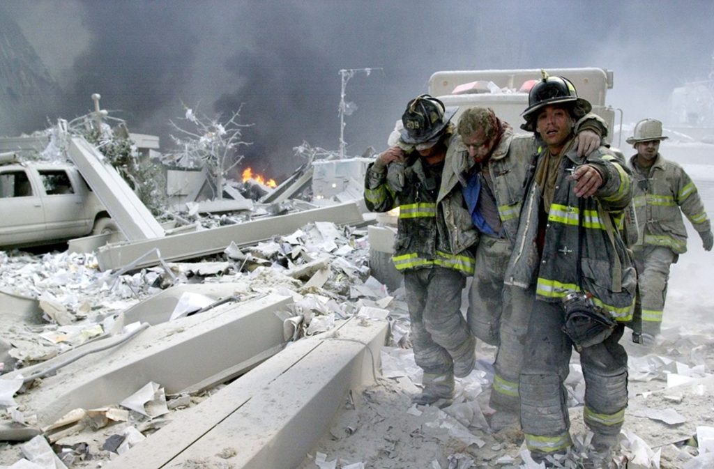 El 11 de septiembre de 2001 dejó una marca indeleble en la historia de Estados Unidos, pero también demostró la resiliencia y la unidad del pueblo estadounidense. En este día, recordamos, honramos y renovamos nuestro compromiso de seguir adelante, incluso en medio de la pérdida y el dolor.