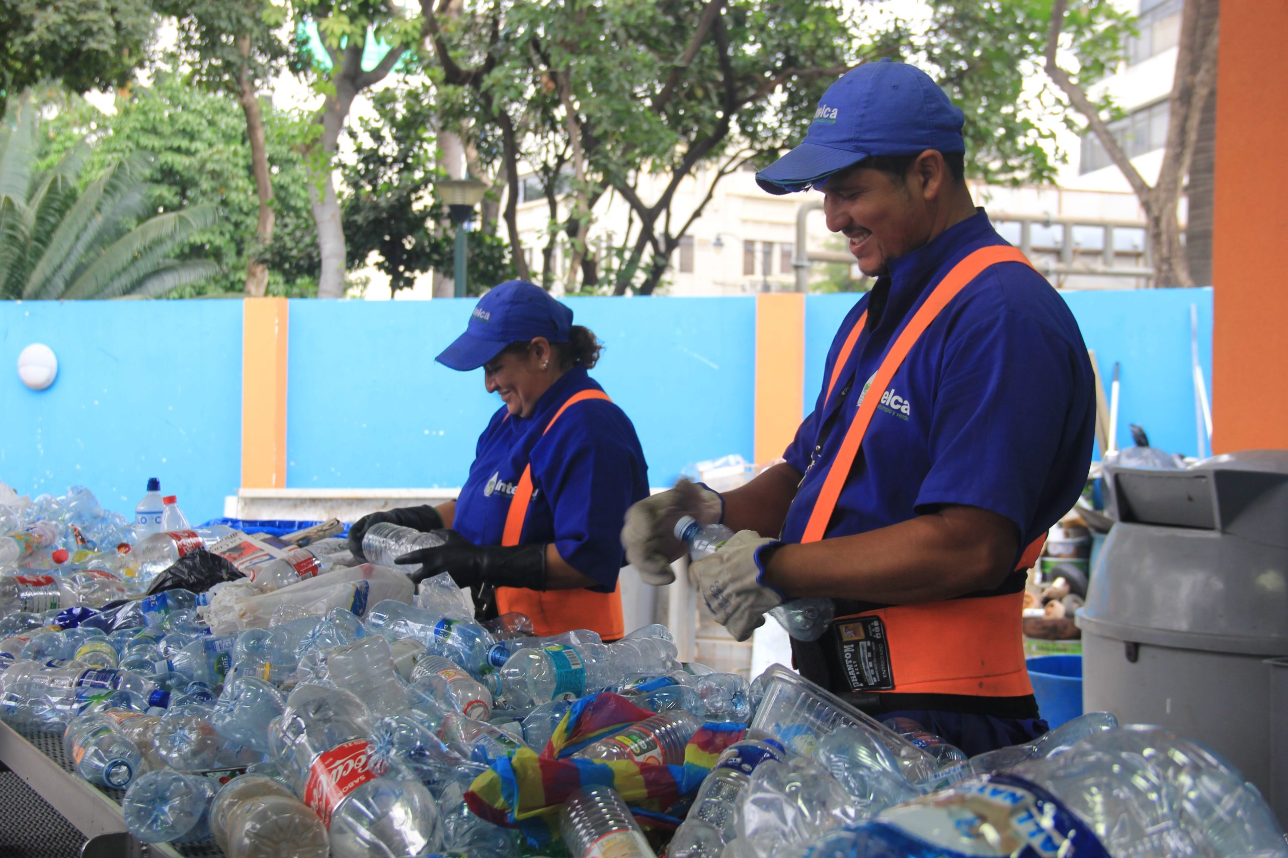 Recicladores de botellas plásticas