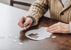 No todo temblor es Parkinson: la importancia de un diagnóstico correcto ante síntomas neurológicos